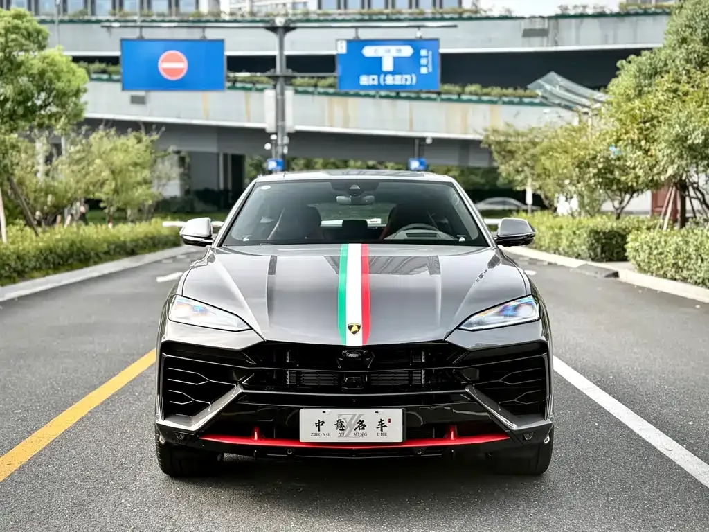 Lamborghini Urus SE — фото 6