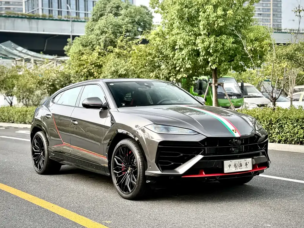 Lamborghini Urus SE — фото 10