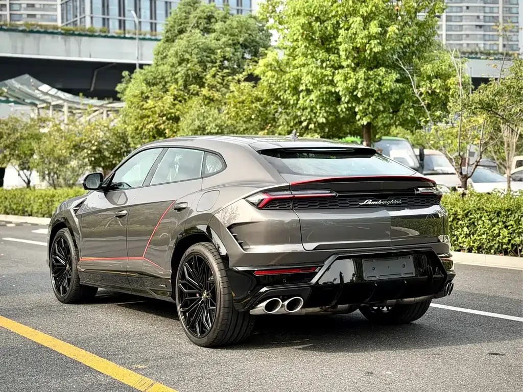 Lamborghini Urus SE — фото 9
