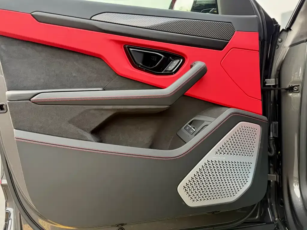 Lamborghini Urus SE — фото 7