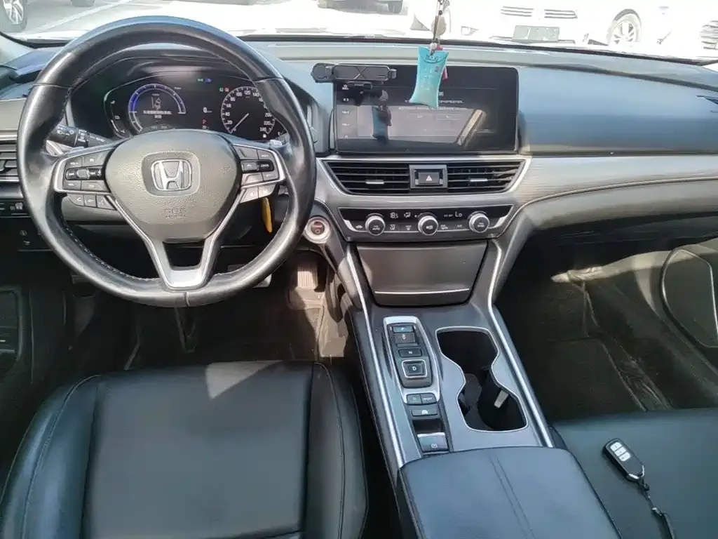 Honda Accord — фото 10