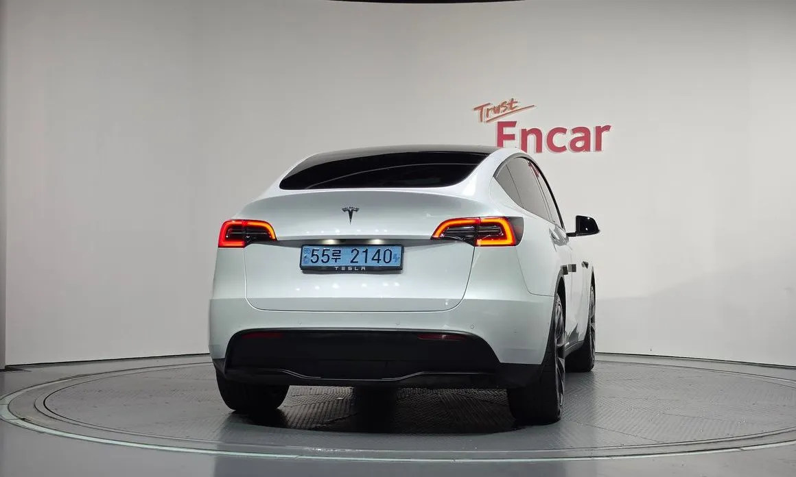 Tesla Model Y — фото 6