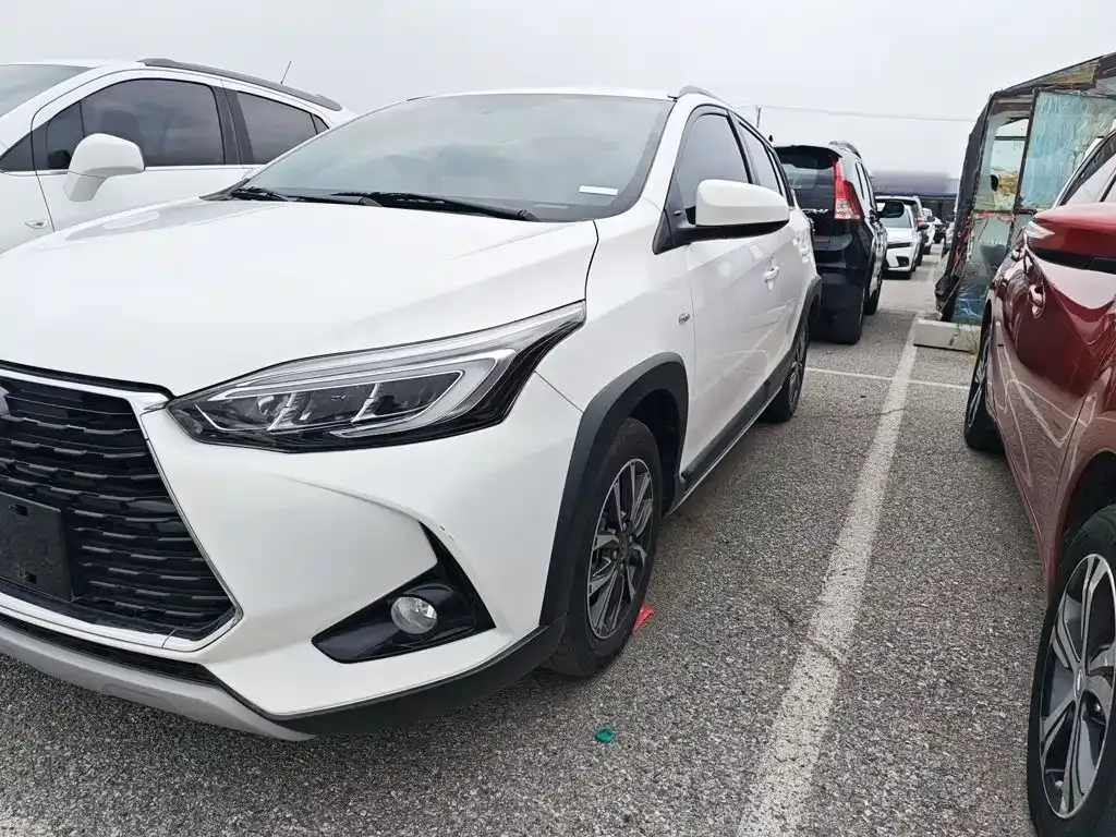 Toyota Yaris L — фото 9