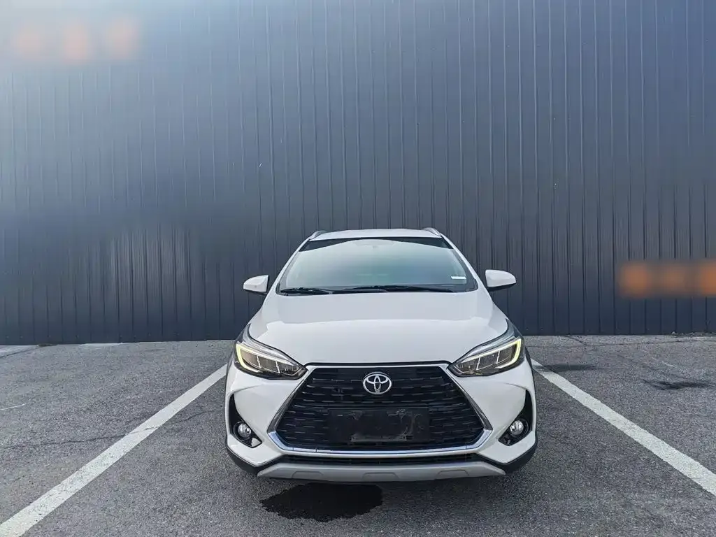 Toyota Yaris L — фото 8