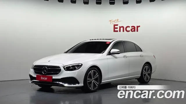 Mercedes-Benz E-Class — фото 1