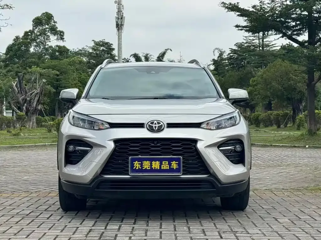Toyota Wildlander — фото 9