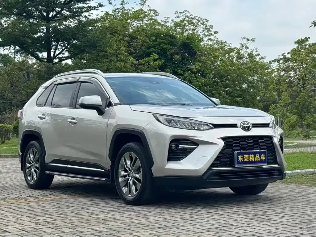 Toyota Wildlander — фото 10