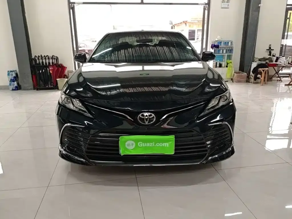 Toyota Camry — фото 3