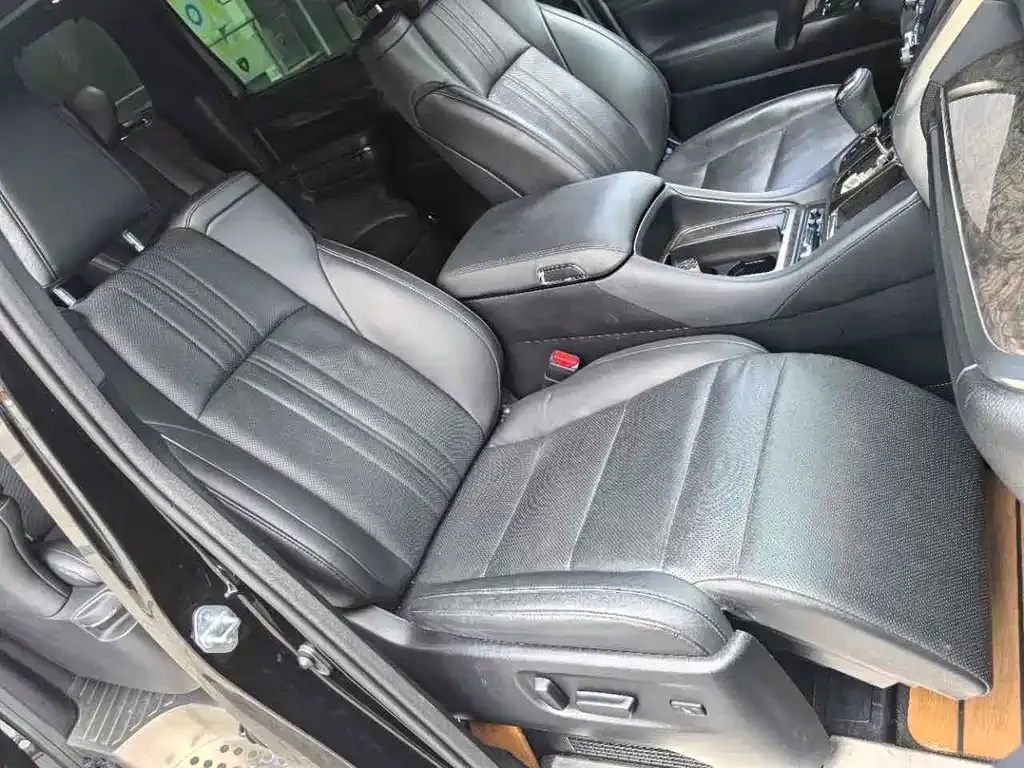 Toyota Alphard — фото 2
