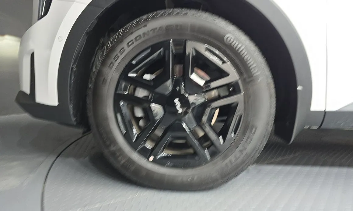 Kia Sorento — фото 9
