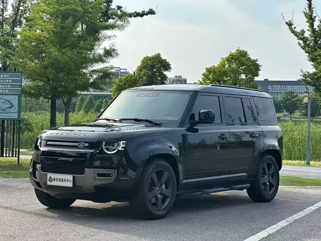 Land Rover Defender — фото 1