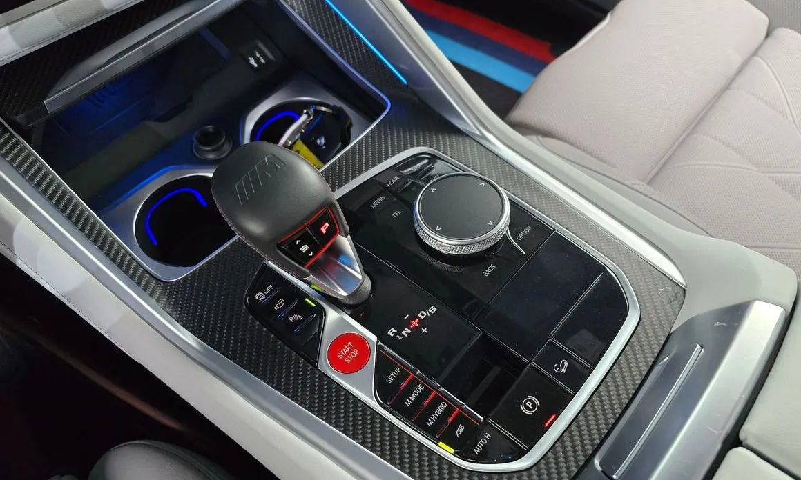 BMW XM — фото 6
