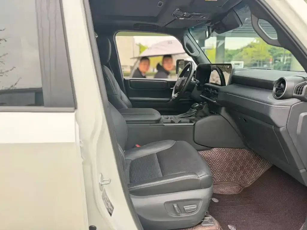 Toyota Prado — фото 6