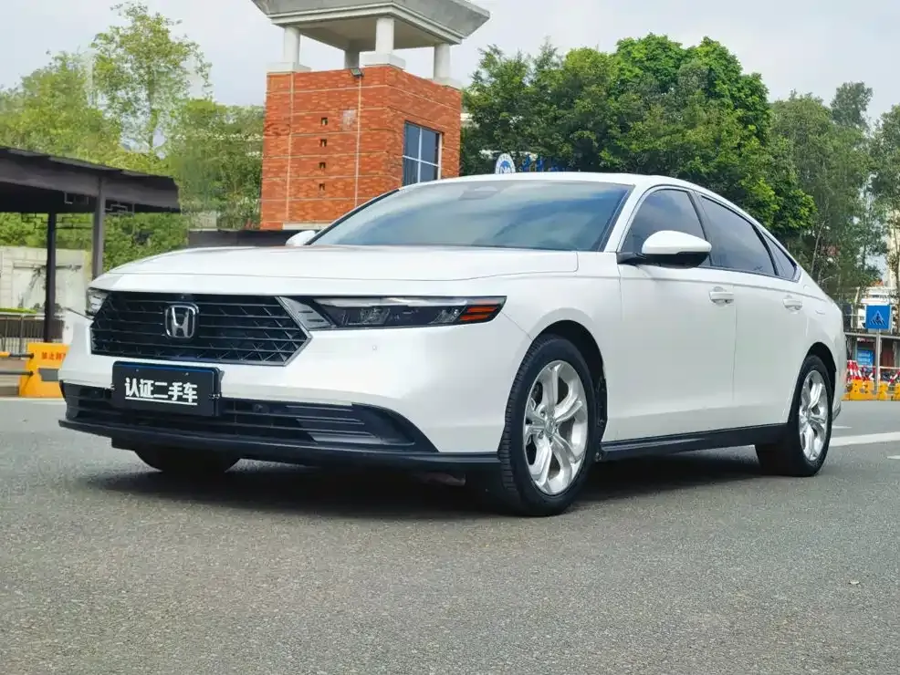 Honda Accord — фото 1