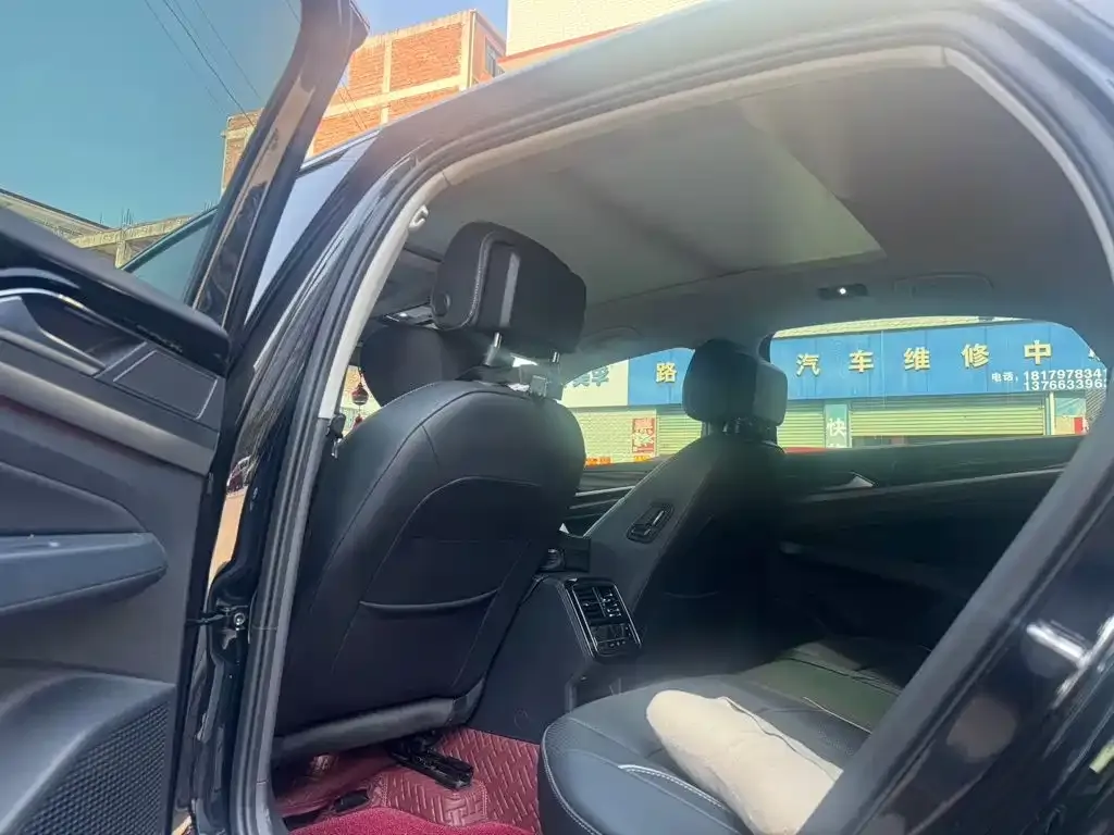 Volkswagen Passat — фото 8