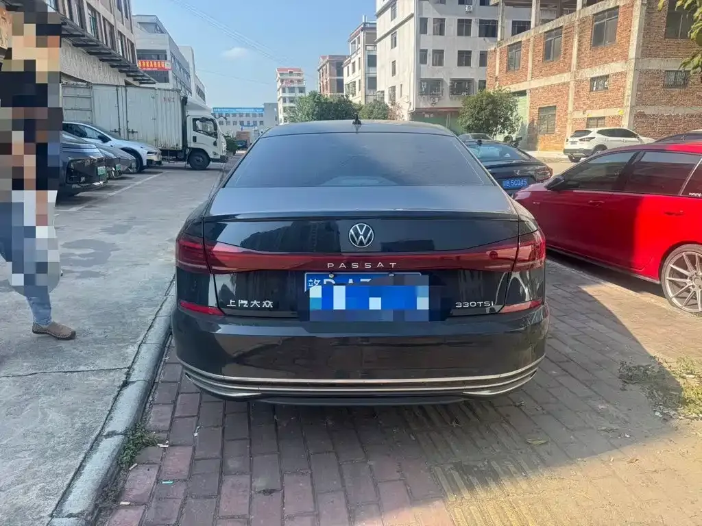 Volkswagen Passat — фото 6