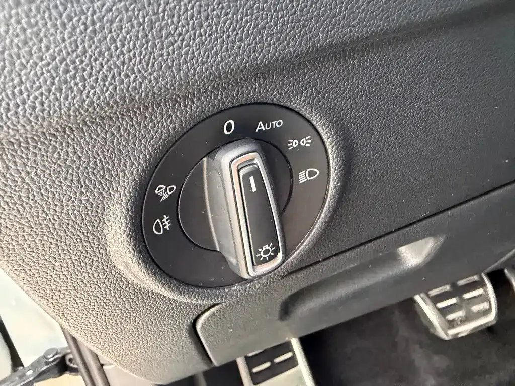 Volkswagen Tiguan L — фото 10