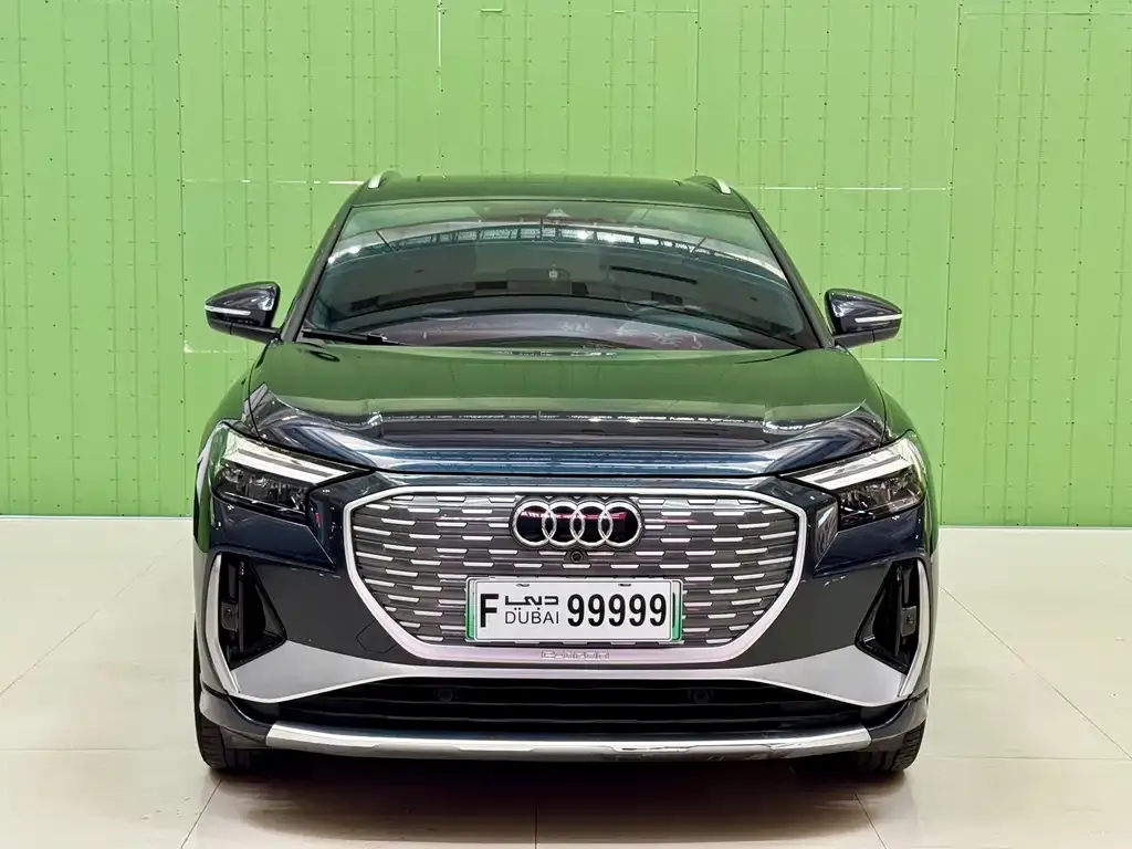 Audi Q4 e-tron — фото 4