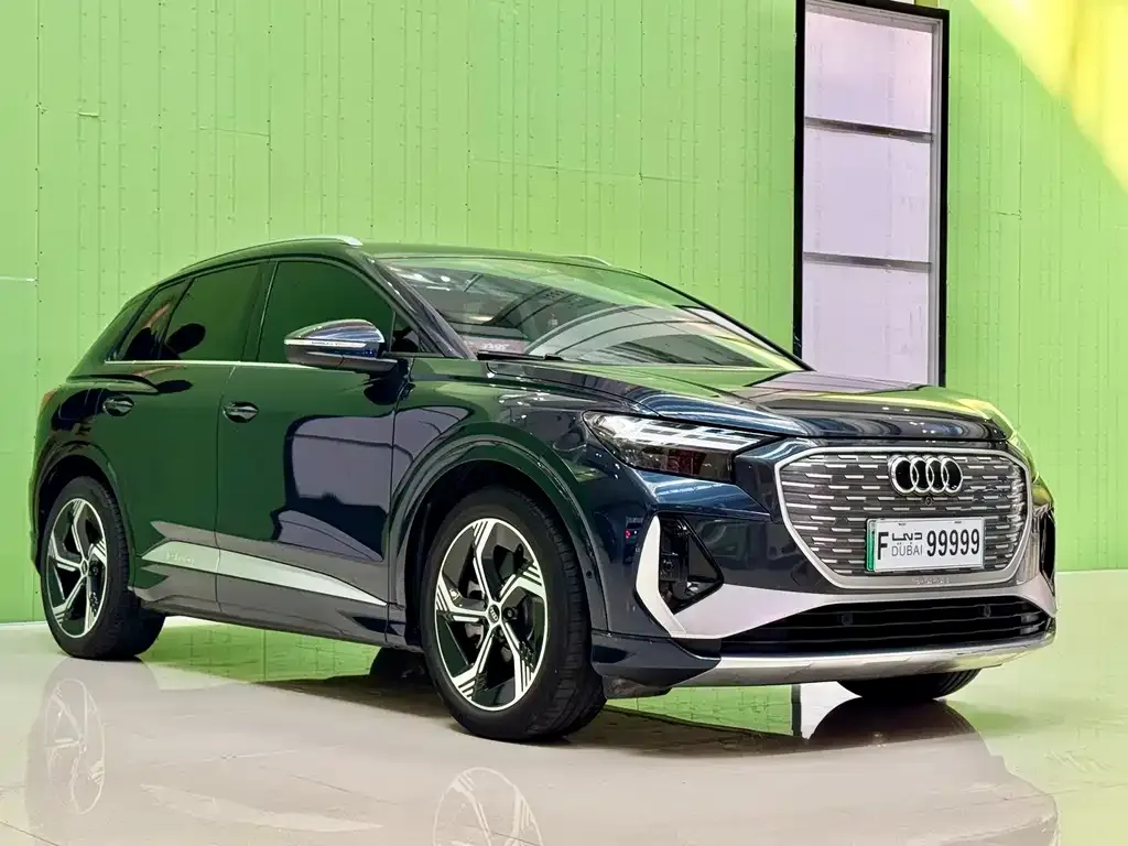 Audi Q4 e-tron — фото 7