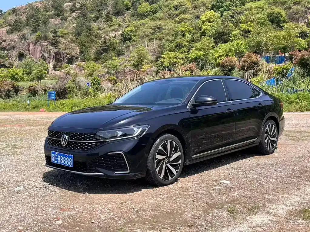 Volkswagen Passat — фото 1