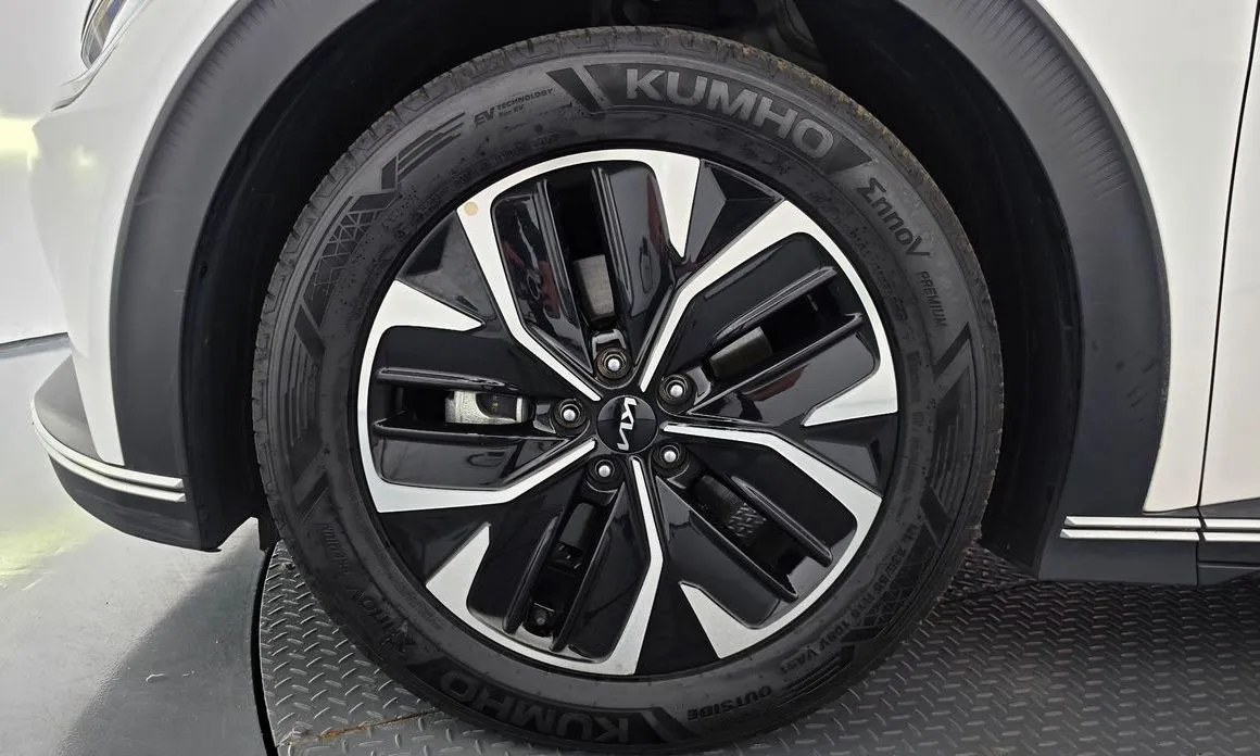 Kia EV6 — фото 9