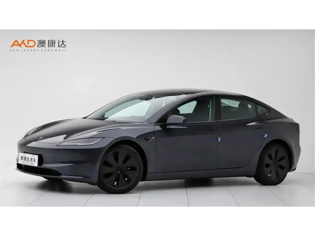 Tesla Model 3 — фото 1