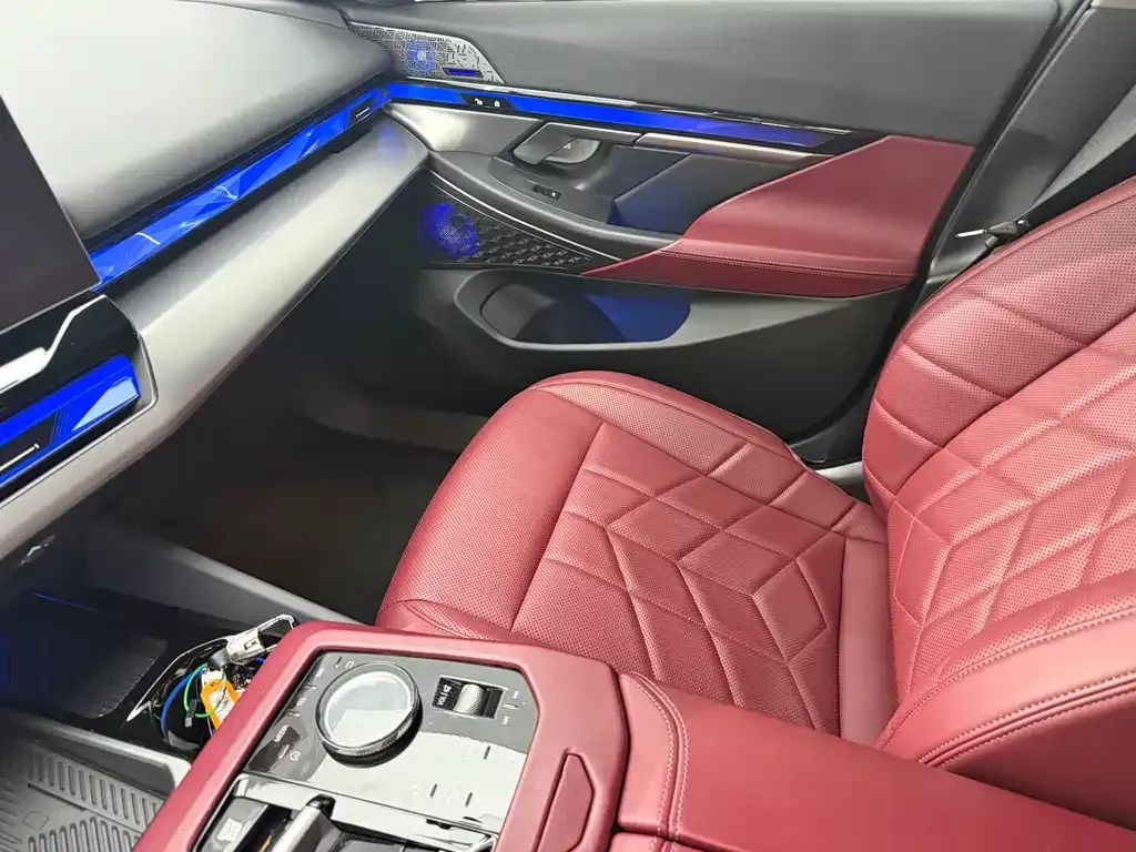 BMW 5 Series — фото 10