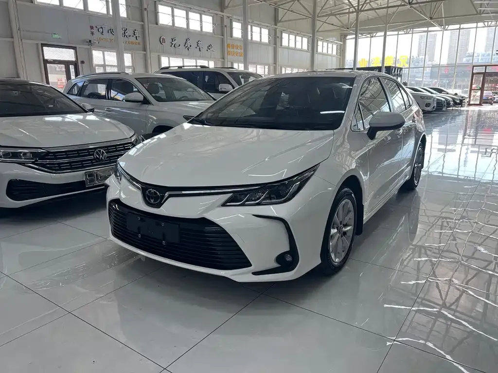Toyota Corolla — фото 1