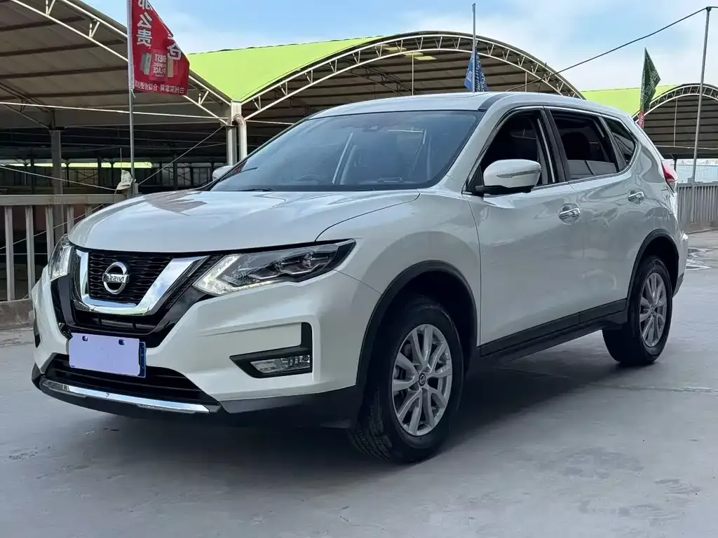 Nissan X-Trail — фото 1