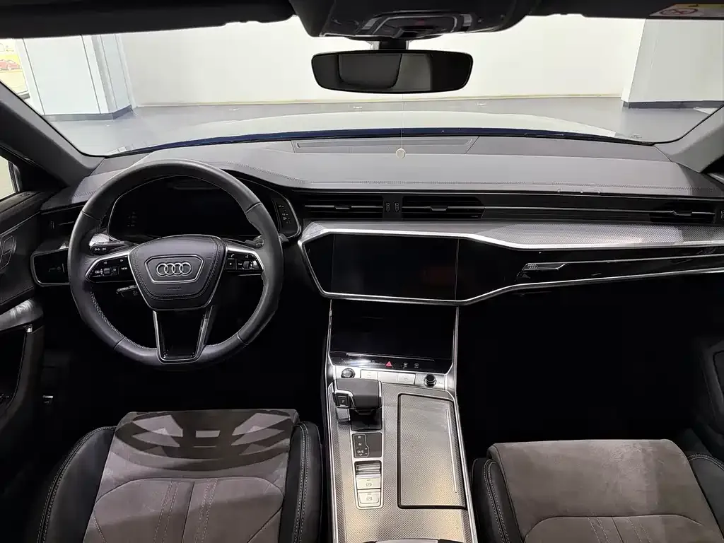 Audi A6L — фото 10