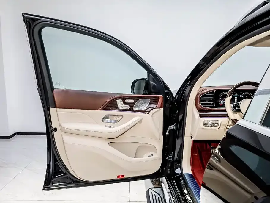 Mercedes-Benz GLS — фото 8