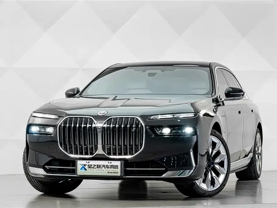 BMW i7 — фото 9