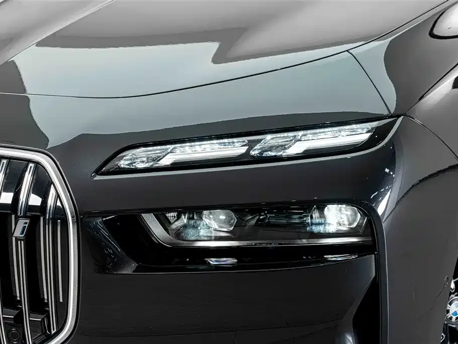 BMW i7 — фото 2