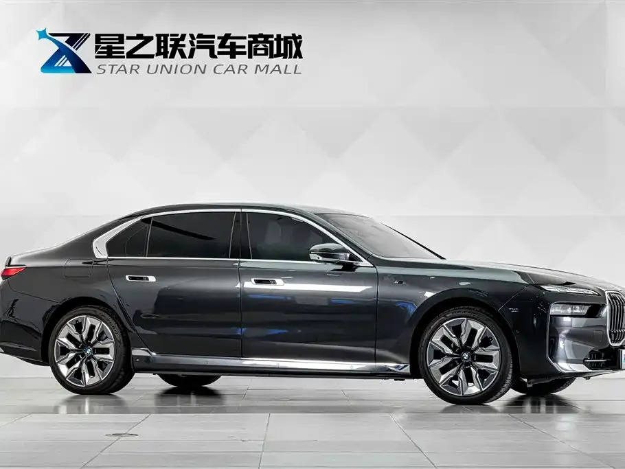 BMW i7 — фото 3