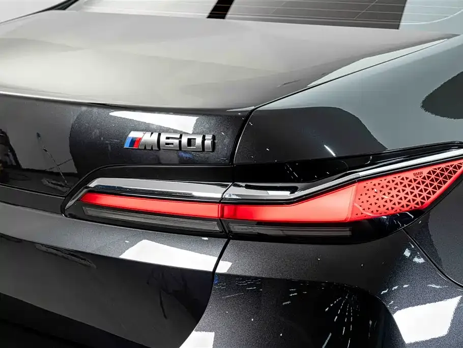 BMW i7 — фото 5