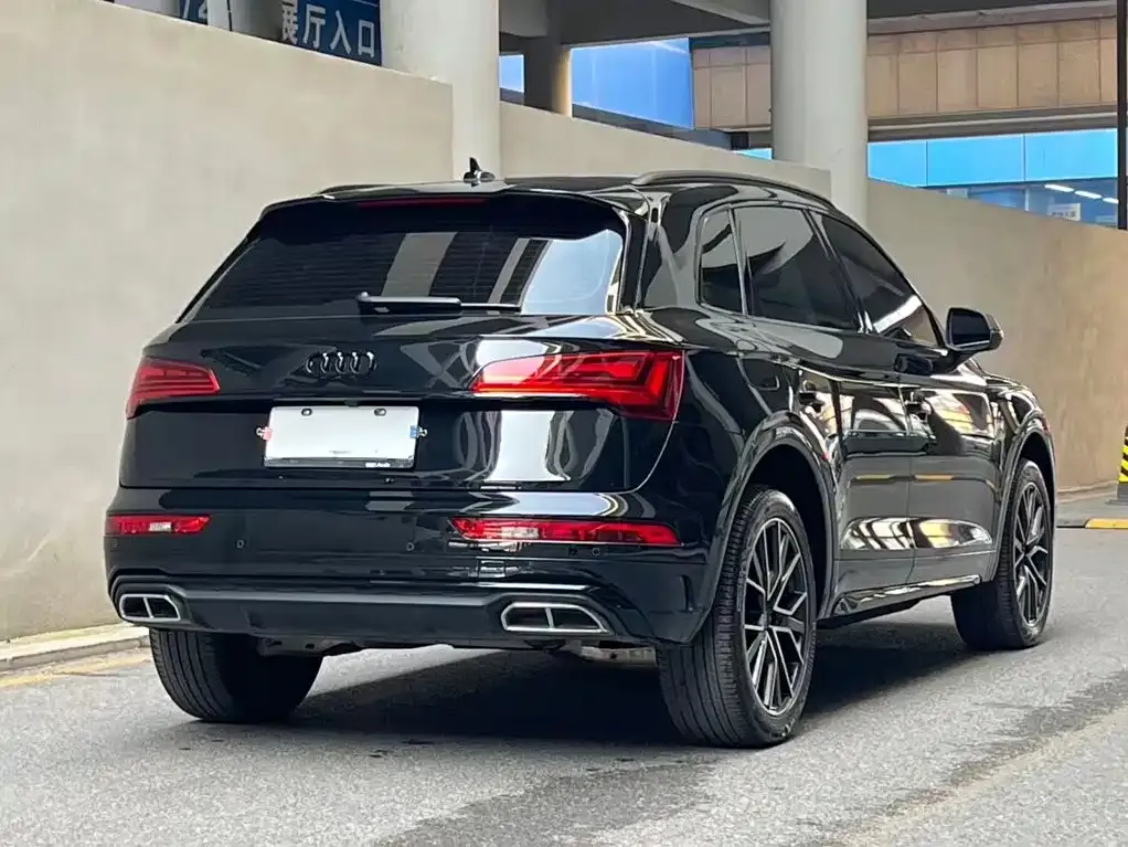 Audi Q5L — фото 8