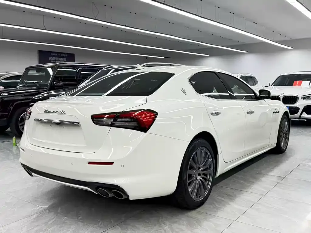 Maserati Ghibli — фото 10