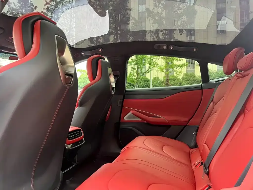Xiaomi SU7 — фото 9