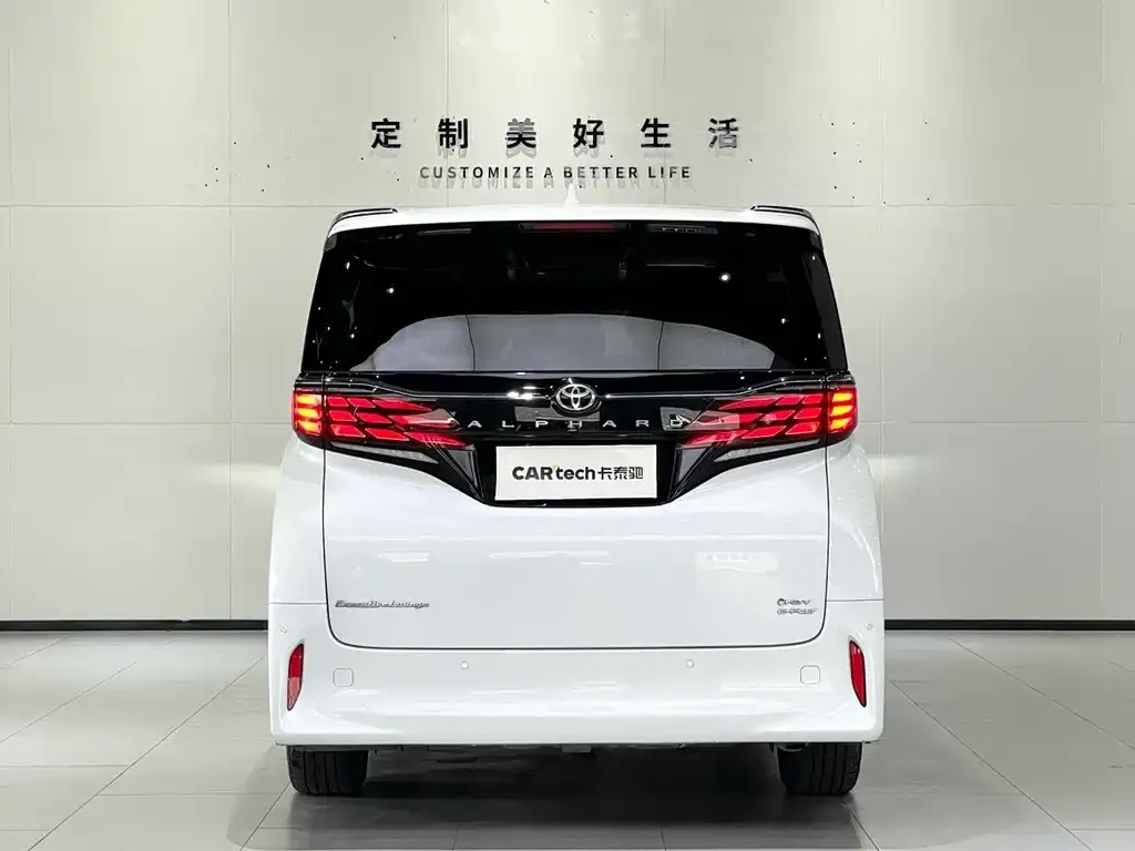 Toyota Alphard — фото 6
