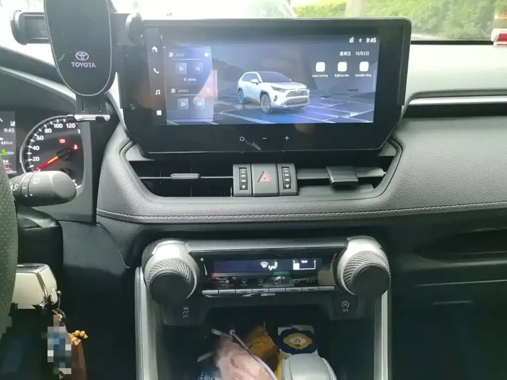 Toyota RAV4 — фото 2