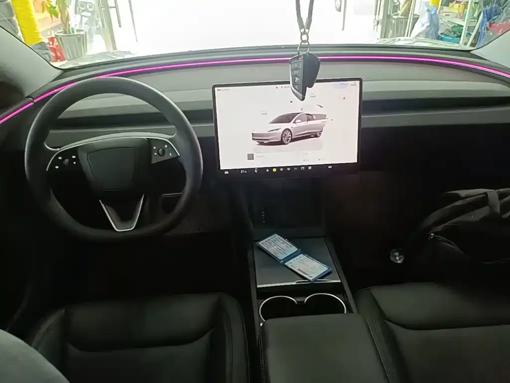 Tesla Model 3 — фото 8