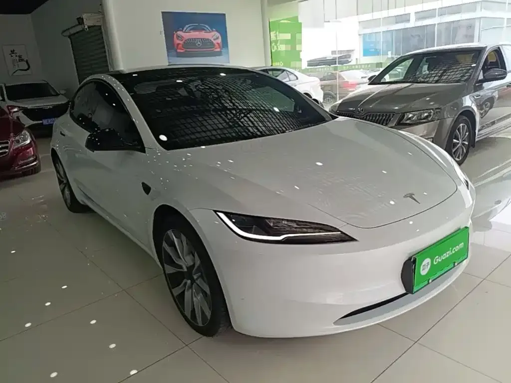 Tesla Model 3 — фото 9