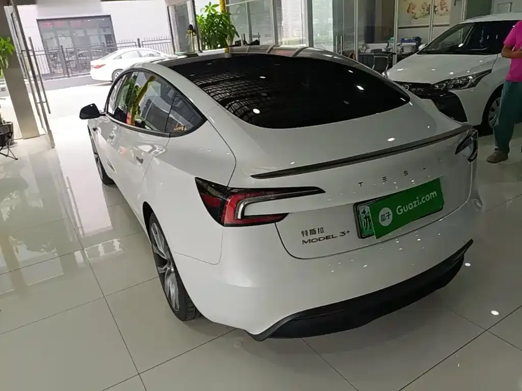 Tesla Model 3 — фото 6