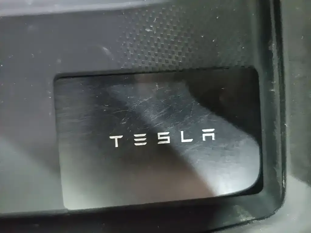 Tesla Model 3 — фото 2