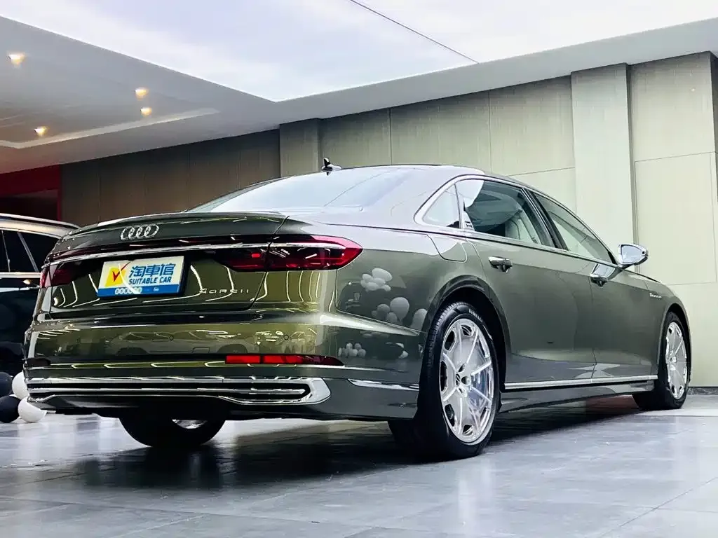 Audi A8 — фото 7