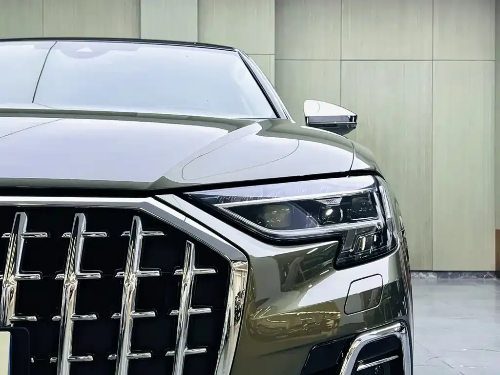 Audi A8 — фото 5