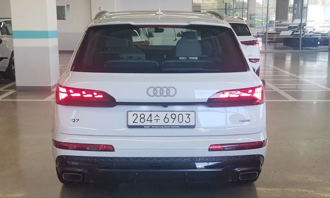Audi Q7 — фото 9