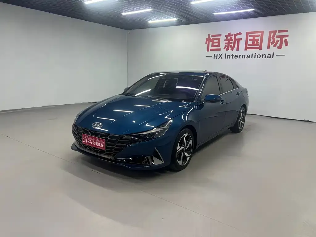 Hyundai Elantra — фото 1