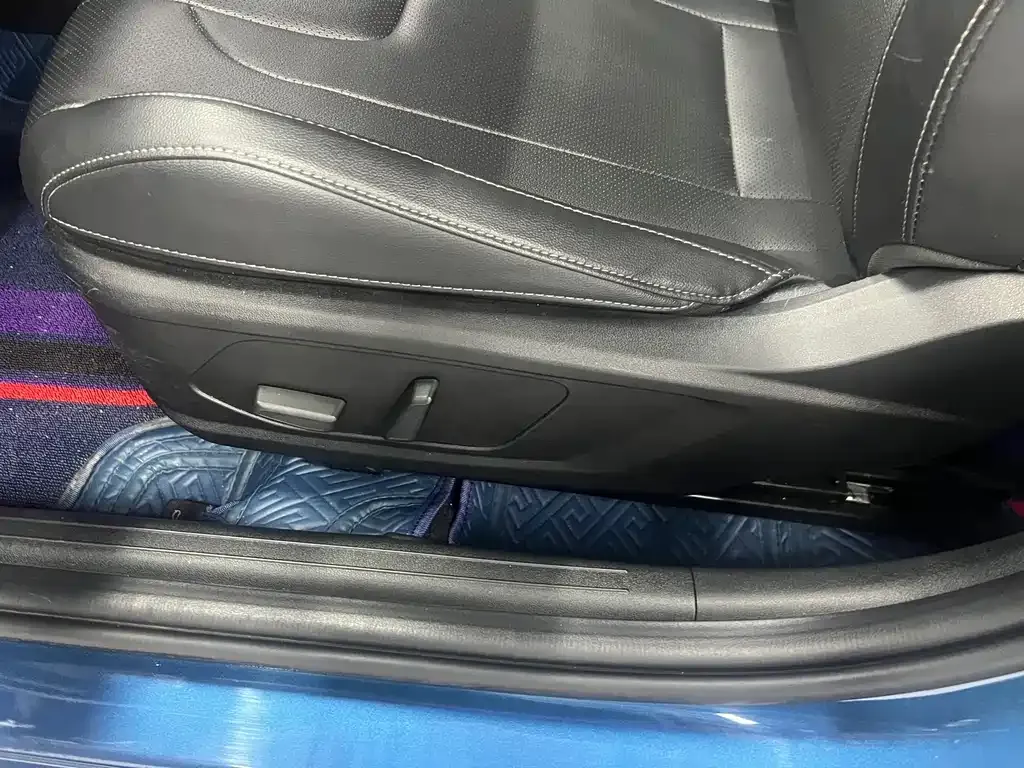 Hyundai Elantra — фото 10