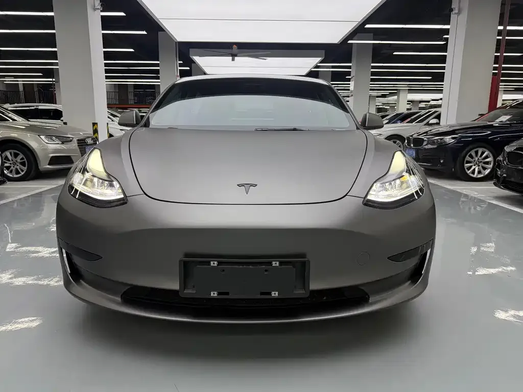 Tesla Model 3 — фото 5
